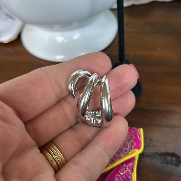 Lane Bryant NWT silver earrings - Picture 4 of 5